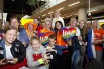 Schiphol  19 mei 2019
Vele fans wachten Duncan Laurence op nadat hij op schiphol is geland . De avond ervoor heeft hij het songfestival gewonnen in israel