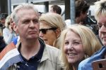 Amsterdam 19 mei 2019
Duncan laurence en zijn vriend Gerco Derksen  komen met bus aan bij westergasfabriek voor programma Jeroen Pauw.