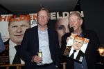 Amsterdam 29 mei 2019
10 jaar magazine Helden geporesnteerd bij Gassan Diamonds.
Frits en Barbara Barend praten met inge de Bruijn Ronald Koeman en Giovanni Bronkhorst.