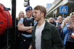 Schiphol  19 mei 2019
Vele fans wachten Duncan Laurence op nadat hij op schiphol is geland . De avond ervoor heeft hij het songfestival gewonnen in israel