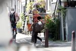 Amsterdam 24 mei 2019
Gigi Ravelli en haar vriend Roger Hodenius bij hun huis.
