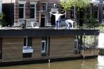Amsterdam 22 mei 2019
Hans v d Togt is zijn woonark / woonboot compleet aan het verbouwen.