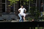 Amsterdam 22 mei 2019
Hans v d Togt is zijn woonark / woonboot compleet aan het verbouwen.