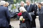 Maarssen Amsterdam 5 juni 2019
Crematie Martine Bijl op zorgvlied in Amsterdam. Herma Krabbe