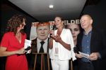 Amsterdam 29 mei 2019
10 jaar magazine Helden geporesnteerd bij Gassan Diamonds.
Frits en Barbara Barend praten met inge de Bruijn Ronald Koeman en Giovanni Bronkhorst.