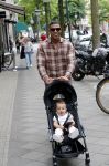 Amsterdam 4 juni 2019
Jalal Oba met zijn dochter op de cornelis schuytstraat