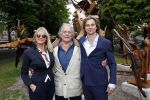 Amsterdam 17 mei 2019
Opening Art Zuid door Jan des Bouvrie. De zoon van Jan Cremer , ivan Cremer had ook een heel mooi kunstwerk gemaakt. jan kwam met zijn vrouw Babette