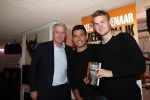 Volendam 22 mei 2019
Boekpresentatie Keje Molenaar bij dine en wine op de dijk in Volendam. Jan Smit presenteert het.
Matthijs de Ligt is er met zijn vriendin Annekee Molenaar