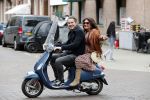 Amsterdam 17 mei 2019
Jelle Feenstra met zijn moeder op vespa scooter.