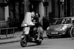 Amsterdam 17 mei 2019
Jelle Feenstra met zijn moeder op vespa scooter.