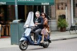 Amsterdam 17 mei 2019
Jelle Feenstra met zijn moeder op vespa scooter.