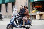 Amsterdam 17 mei 2019
Jelle Feenstra met zijn moeder op vespa scooter.
