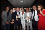 Amsterdam 29 mei 2019
10 jaar magazine Helden geporesnteerd bij Gassan Diamonds.
Frits en Barbara Barend praten met inge de Bruijn Ronald Koeman en Giovanni Bronkhorst.