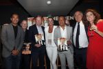 Amsterdam 29 mei 2019
10 jaar magazine Helden geporesnteerd bij Gassan Diamonds.
Frits en Barbara Barend praten met inge de Bruijn Ronald Koeman en Giovanni Bronkhorst.