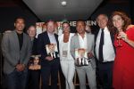 Amsterdam 29 mei 2019
10 jaar magazine Helden geporesnteerd bij Gassan Diamonds.
Frits en Barbara Barend praten met inge de Bruijn Ronald Koeman en Giovanni Bronkhorst.