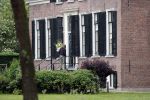 Maarssen Amsterdam 5 juni 2019
Crematie Martine Bijl op zorgvlied in Amsterdam. Er worden bloemen gebracht bij het huis van Martine en Berend Boudewijn.