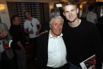 Volendam 22 mei 2019
Boekpresentatie Keje Molenaar bij dine en wine op de dijk in Volendam. Jan Smit presenteert het.
Matthijs de Ligt is er met zijn vriendin Annekee Molenaar