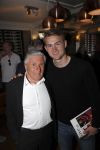 Volendam 22 mei 2019
Boekpresentatie Keje Molenaar bij dine en wine op de dijk in Volendam. Jan Smit presenteert het.
Matthijs de Ligt is er met zijn vriendin Annekee Molenaar