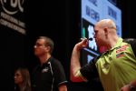 Zwolle 26 mei 2019
Raymond v Barneveld VS Michael v Gerwen op the dutch masters.
Michael zijn vrouw Daphne v Gerwen en Raymond zijn nieuwe vriendin Julia zijn ook aanwezig alsmede de manager van raymond , Jerry v Vianen