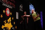 Zwolle 26 mei 2019
Raymond v Barneveld VS Michael v Gerwen op the dutch masters.
Michael zijn vrouw Daphne v Gerwen en Raymond zijn nieuwe vriendin Julia zijn ook aanwezig alsmede de manager van raymond , Jerry v Vianen