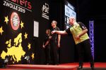 Zwolle 26 mei 2019
Raymond v Barneveld VS Michael v Gerwen op the dutch masters.
Michael zijn vrouw Daphne v Gerwen en Raymond zijn nieuwe vriendin Julia zijn ook aanwezig alsmede de manager van raymond , Jerry v Vianen