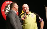 Zwolle 26 mei 2019
Raymond v Barneveld VS Michael v Gerwen op the dutch masters.
Michael zijn vrouw Daphne v Gerwen en Raymond zijn nieuwe vriendin Julia zijn ook aanwezig alsmede de manager van raymond , Jerry v Vianen
