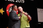 Zwolle 26 mei 2019
Raymond v Barneveld VS Michael v Gerwen op the dutch masters.
Michael zijn vrouw Daphne v Gerwen en Raymond zijn nieuwe vriendin Julia zijn ook aanwezig alsmede de manager van raymond , Jerry v Vianen