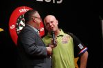 Zwolle 26 mei 2019
Raymond v Barneveld VS Michael v Gerwen op the dutch masters.
Michael zijn vrouw Daphne v Gerwen en Raymond zijn nieuwe vriendin Julia zijn ook aanwezig alsmede de manager van raymond , Jerry v Vianen