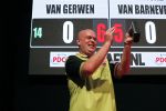 Zwolle 26 mei 2019
Raymond v Barneveld VS Michael v Gerwen op the dutch masters.
Michael zijn vrouw Daphne v Gerwen en Raymond zijn nieuwe vriendin Julia zijn ook aanwezig alsmede de manager van raymond , Jerry v Vianen