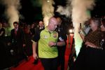 Zwolle 26 mei 2019
Raymond v Barneveld VS Michael v Gerwen op the dutch masters.
Michael zijn vrouw Daphne v Gerwen en Raymond zijn nieuwe vriendin Julia zijn ook aanwezig alsmede de manager van raymond , Jerry v Vianen