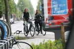 Amsterdam 25 mei 2019
Nada v Nie met haar man op de fiets in Amsterdam