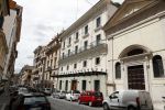 Rome mei 2019
Prinses Christina woont tegenwoordig in een appartement/penthouse in Rome.
Er zitten verschillende leuke winkeltjes in de buurt. Ook het collosseum ligt bij haar om de hoek.