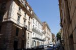 Rome mei 2019
Prinses Christina woont tegenwoordig in een appartement/penthouse in Rome.
Er zitten verschillende leuke winkeltjes in de buurt. Ook het collosseum ligt bij haar om de hoek.