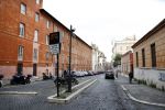 Rome mei 2019
Prinses Christina woont tegenwoordig in een appartement/penthouse in Rome.
Er zitten verschillende leuke winkeltjes in de buurt. Ook het collosseum ligt bij haar om de hoek.