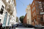 Rome mei 2019
Prinses Christina woont tegenwoordig in een appartement/penthouse in Rome.
Er zitten verschillende leuke winkeltjes in de buurt. Ook het collosseum ligt bij haar om de hoek.