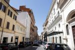 Rome mei 2019
Prinses Christina woont tegenwoordig in een appartement/penthouse in Rome.
Er zitten verschillende leuke winkeltjes in de buurt. Ook het collosseum ligt bij haar om de hoek.