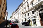 Rome mei 2019
Prinses Christina woont tegenwoordig in een appartement/penthouse in Rome.
Er zitten verschillende leuke winkeltjes in de buurt. Ook het collosseum ligt bij haar om de hoek.