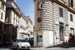 Rome mei 2019
Prinses Christina woont tegenwoordig in een appartement/penthouse in Rome.
Er zitten verschillende leuke winkeltjes in de buurt. Ook het collosseum ligt bij haar om de hoek.