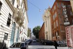 Rome mei 2019
Prinses Christina woont tegenwoordig in een appartement/penthouse in Rome.
Er zitten verschillende leuke winkeltjes in de buurt. Ook het collosseum ligt bij haar om de hoek.
