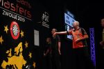 Zwolle 26 mei 2019
Raymond v Barneveld VS Michael v Gerwen op the dutch masters.
Michael zijn vrouw Daphne v Gerwen en Raymond zijn nieuwe vriendin Julia zijn ook aanwezig alsmede de manager van raymond , Jerry v Vianen