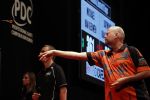 Zwolle 26 mei 2019
Raymond v Barneveld VS Michael v Gerwen op the dutch masters.
Michael zijn vrouw Daphne v Gerwen en Raymond zijn nieuwe vriendin Julia zijn ook aanwezig alsmede de manager van raymond , Jerry v Vianen