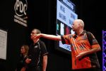 Zwolle 26 mei 2019
Raymond v Barneveld VS Michael v Gerwen op the dutch masters.
Michael zijn vrouw Daphne v Gerwen en Raymond zijn nieuwe vriendin Julia zijn ook aanwezig alsmede de manager van raymond , Jerry v Vianen