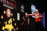 Zwolle 26 mei 2019
Raymond v Barneveld VS Michael v Gerwen op the dutch masters.
Michael zijn vrouw Daphne v Gerwen en Raymond zijn nieuwe vriendin Julia zijn ook aanwezig alsmede de manager van raymond , Jerry v Vianen