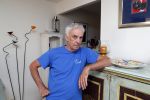 Sluis 6 juni 2019
Robert Weijers de ex partner van Rob Verlinden in zijn huisje in Sluis en met zijn hond en camper.
