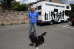 Sluis 6 juni 2019
Robert Weijers de ex partner van Rob Verlinden in zijn huisje in Sluis en met zijn hond en camper.