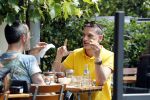 Amsterdam 27 mei 2019
Rolf Snoeren met zijn partner op terras.