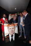 Amsterdam 29 mei 2019
10 jaar magazine Helden geporesnteerd bij Gassan Diamonds.
Frits en Barbara Barend praten met inge de Bruijn Ronald Koeman en Giovanni Bronkhorst.