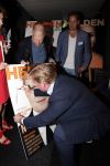 Amsterdam 29 mei 2019
10 jaar magazine Helden geporesnteerd bij Gassan Diamonds.
Frits en Barbara Barend praten met inge de Bruijn Ronald Koeman en Giovanni Bronkhorst.
