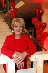 Amsterdam 21 mei 2019
iris v d Ende presnteert met haar bedrijf medialane de cast van hello Dolly met oa Simone Kleinsman Paul de Leeuw Freek Bartels Jorgen Raymann en Marjolein Touw.