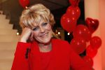 Amsterdam 21 mei 2019
iris v d Ende presnteert met haar bedrijf medialane de cast van hello Dolly met oa Simone Kleinsman Paul de Leeuw Freek Bartels Jorgen Raymann en Marjolein Touw.